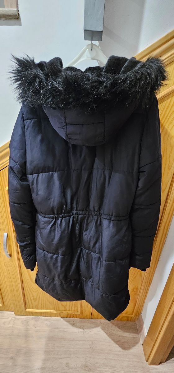 Chaquetón acolchado negro HM