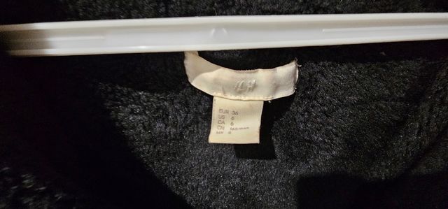 Chaquetón acolchado negro HM