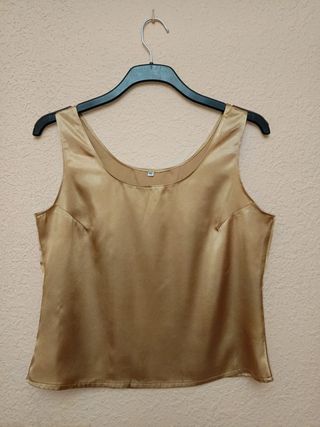 Top dorado con textura metálica y muy suave