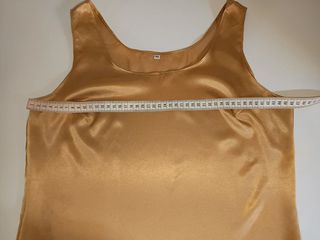 Top dorado con textura metálica y muy suave