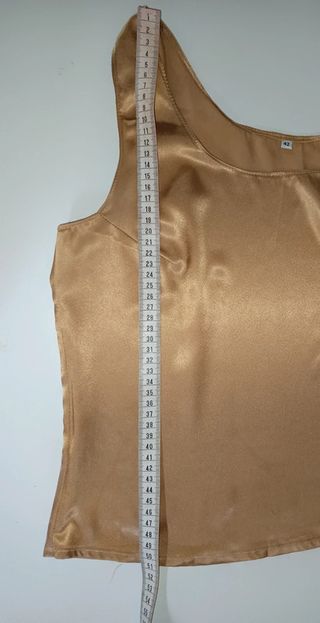 Top dorado con textura metálica y muy suave