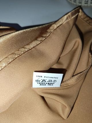 Top dorado con textura metálica y muy suave