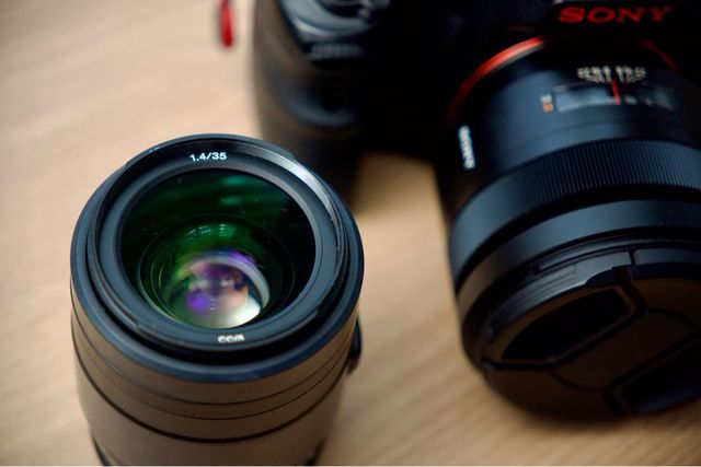 Sony A77 + Zeiss 85mm f/1.4 + Sony 35mm f/1.4