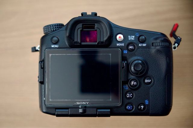 Sony A77 + Zeiss 85mm f/1.4 + Sony 35mm f/1.4