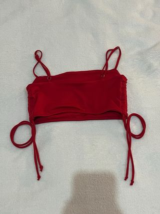 Crop top rojo Stradivarius S viral