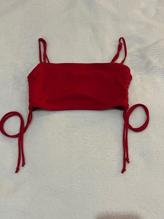 Crop top rojo Stradivarius S viral