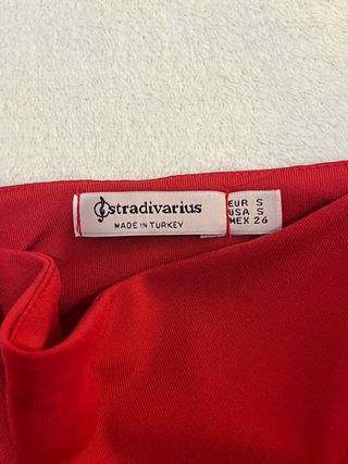 Crop top rojo Stradivarius S viral