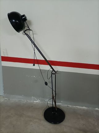 Lámpara retro articulada.