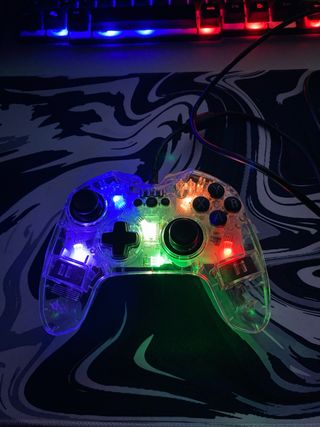 Mando Nacon PCGC-100RGB para PC – Con cable, vibración y luces RGB