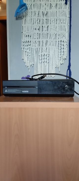 Xbox One black