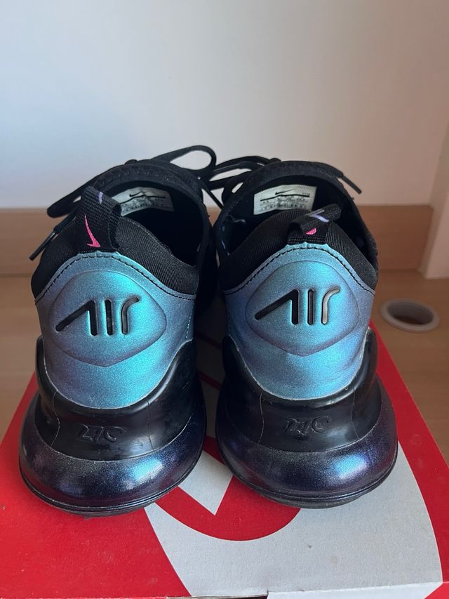 Nike Air Max 270 - Negras/Gasolina
