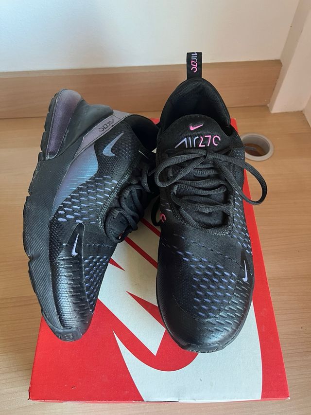 Nike Air Max 270 - Negras/Gasolina