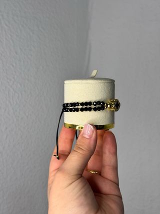 Pulsera negra con Van Cleef