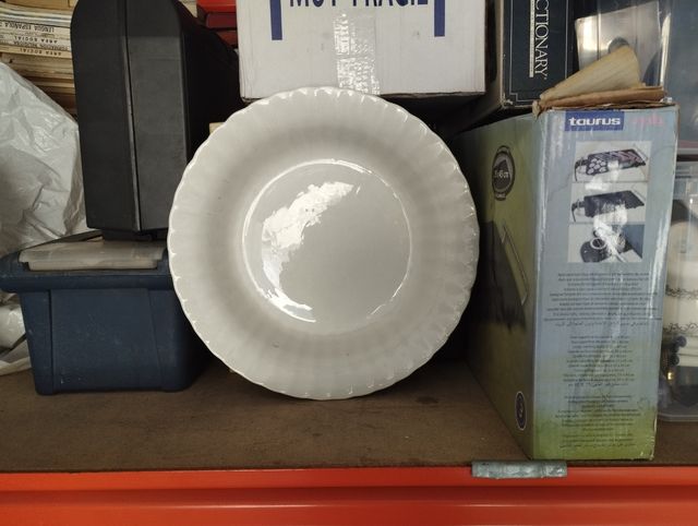 Fuente de cerámica antigua