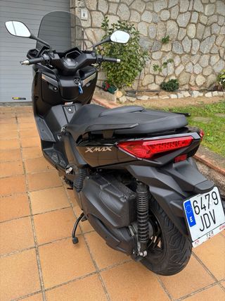 Yamaha XMAX 400 - Scooter Negro
