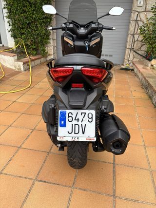 Yamaha XMAX 400 - Scooter Negro