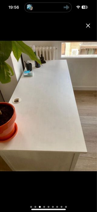 Escritorio blanco de madera
