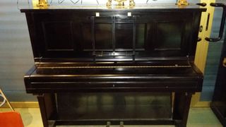 Piano antiguo Primaver