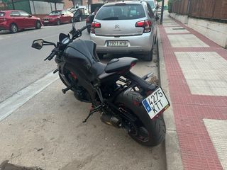 Kawasaki Z1000- Moto Impecable