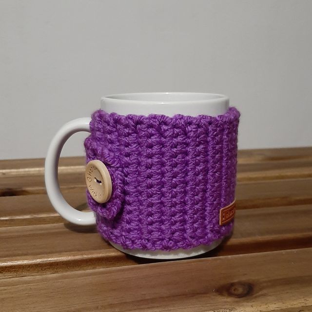 Funda taza ganchillo morada - artesanal