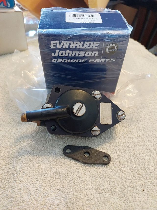 Pompa benzina Johnson 837