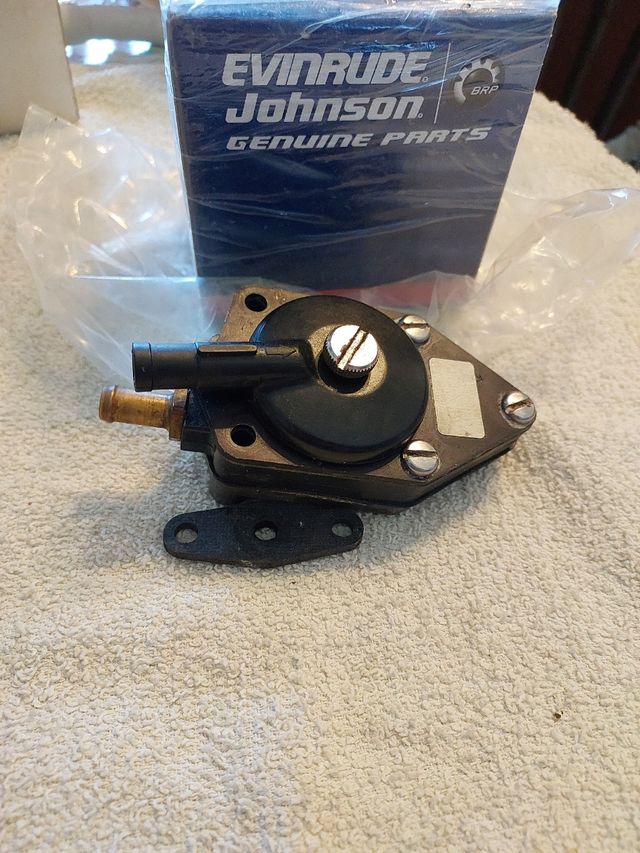 Pompa benzina Johnson 837