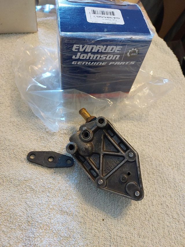 Pompa benzina Johnson 837