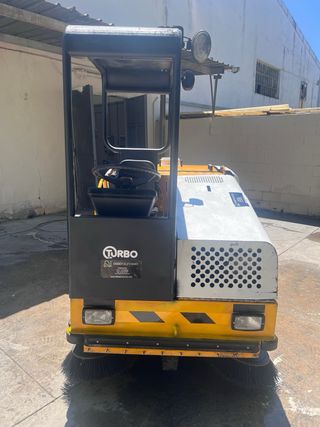 BARREDORA ELECTRICA CONDUCTOR SENTADO RCM