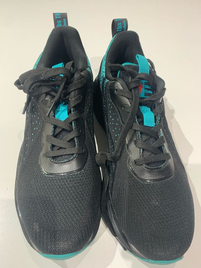 Scarpe sportive nere e teal