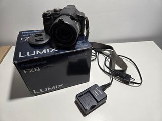 Cámara Panasonic Lumix FZ8 + Accesorios