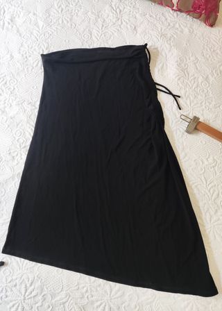 Falda de licra negra asimétrica