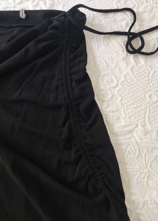 Falda de licra negra asimétrica