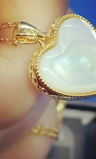 Colgante de oro 18k, y una cadena incluida 