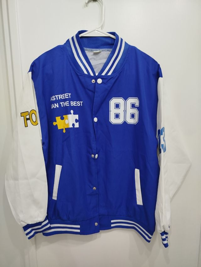 Chaqueta Varsity Azul & Blanca