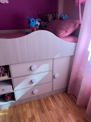Cama infantil con escritorio y escalera