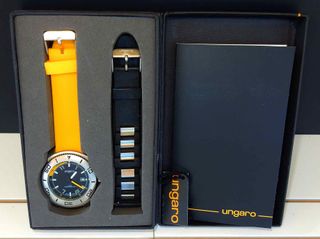 1464-Reloj UNGARO CITIZEN - unisex - NOS - caja