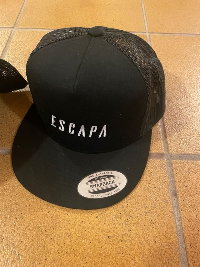 Gorras Escapa negras nuevas a estrenar
talla única