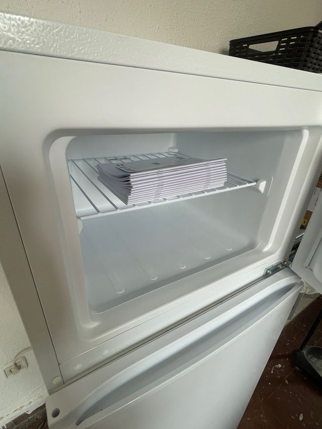 Nevera ikea 163L COMO NUEVO