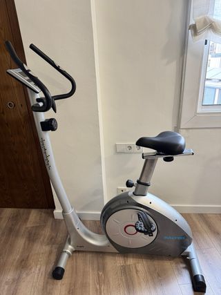 Bicicleta estática Salter PT0070. Muy poco uso.