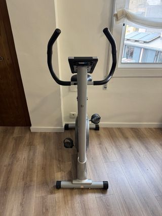 Bicicleta estática Salter PT0070. Muy poco uso.