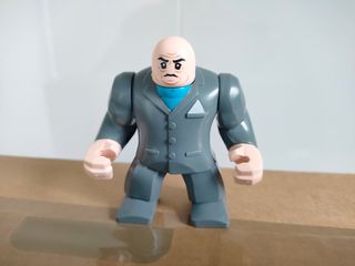 Kipling tipo Lego minifigura