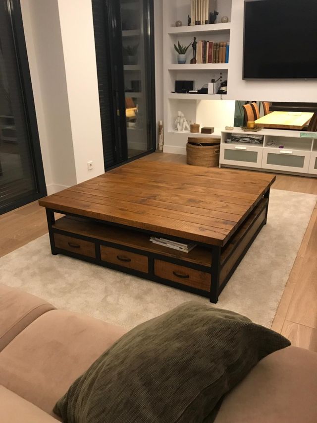 Tavolo industriale in legno e metallo