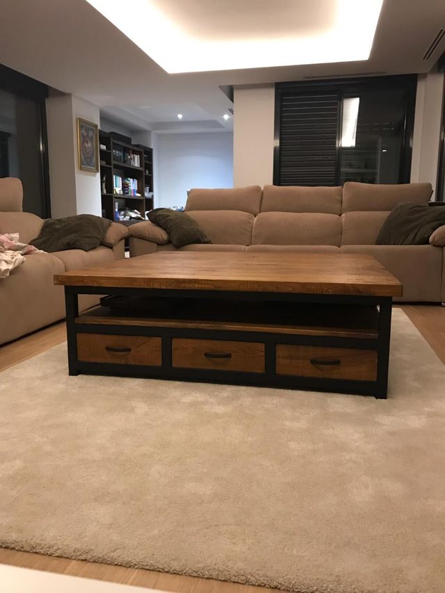 Tavolo industriale in legno e metallo