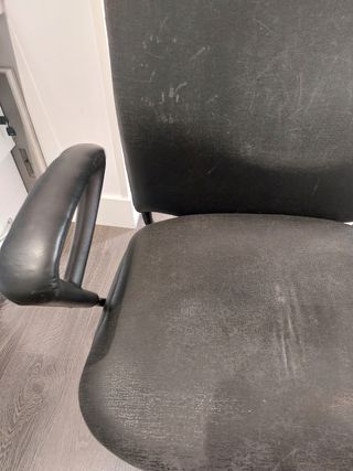 Silla de oficina negra