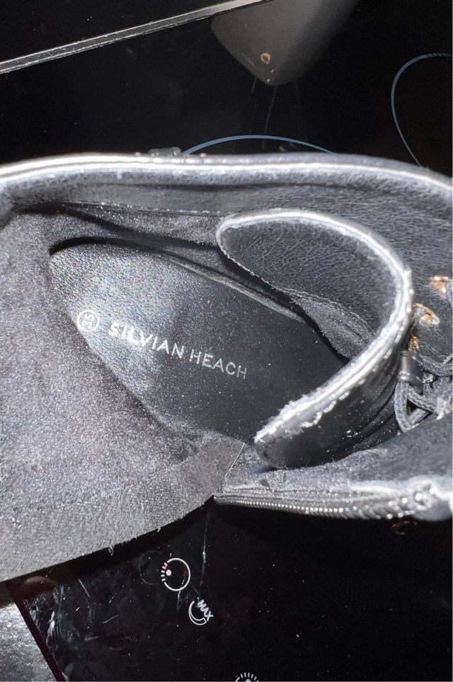 Stivaletti neri borchie taglia 35