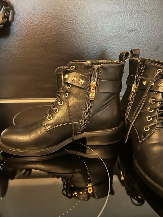 Stivaletti neri borchie taglia 35