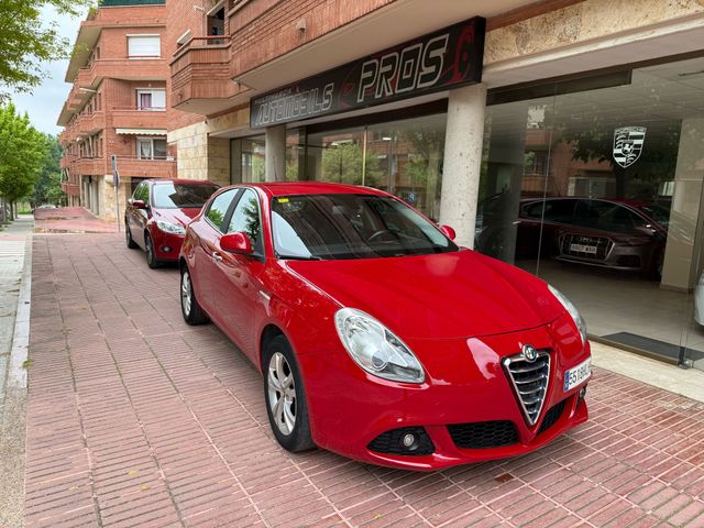 Alfa Romeo Giulietta 2012 - IMPECABLE - 8900€ -