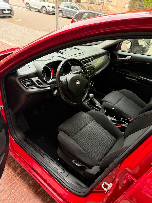 Alfa Romeo Giulietta 2012 - IMPECABLE - 8900€ -