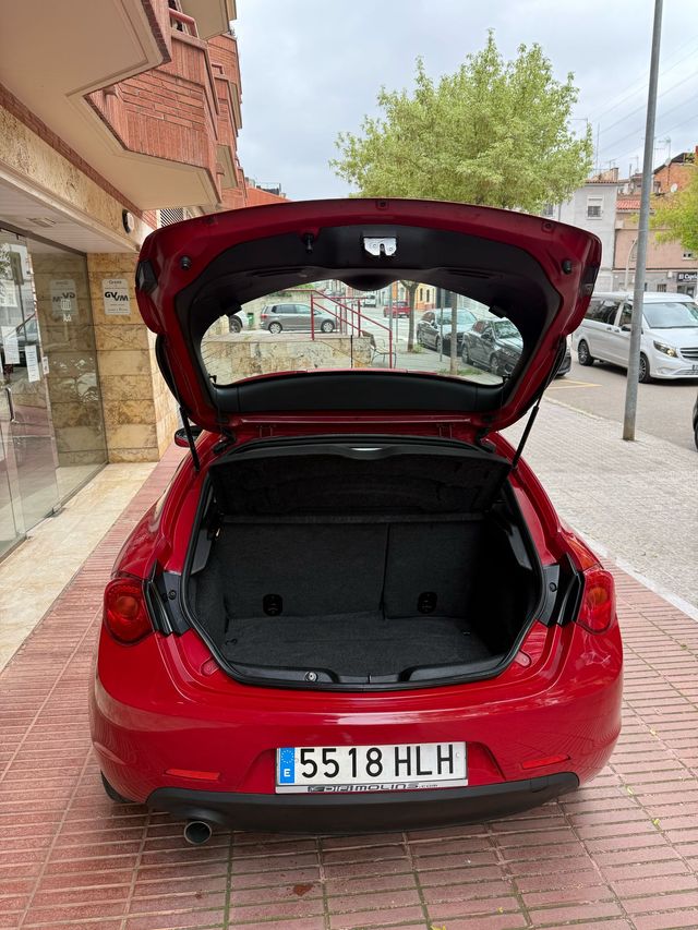 Alfa Romeo Giulietta 2012 - IMPECABLE - 8900€ -