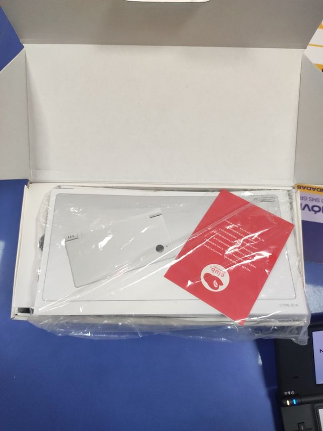 Nintendo DSi negra a estrenar